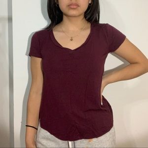 Aeropostale Burgundy V-neckline Short Sleeve T-Shirt Size: Small